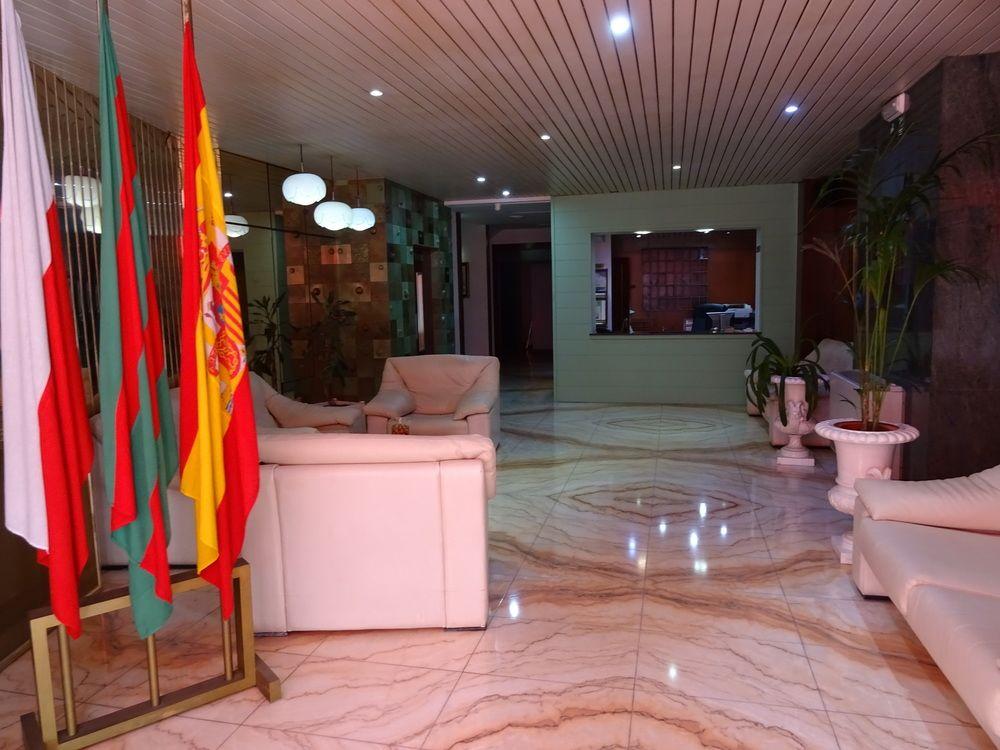Hotel Marqués de Santillana Torrelavega Esterno foto