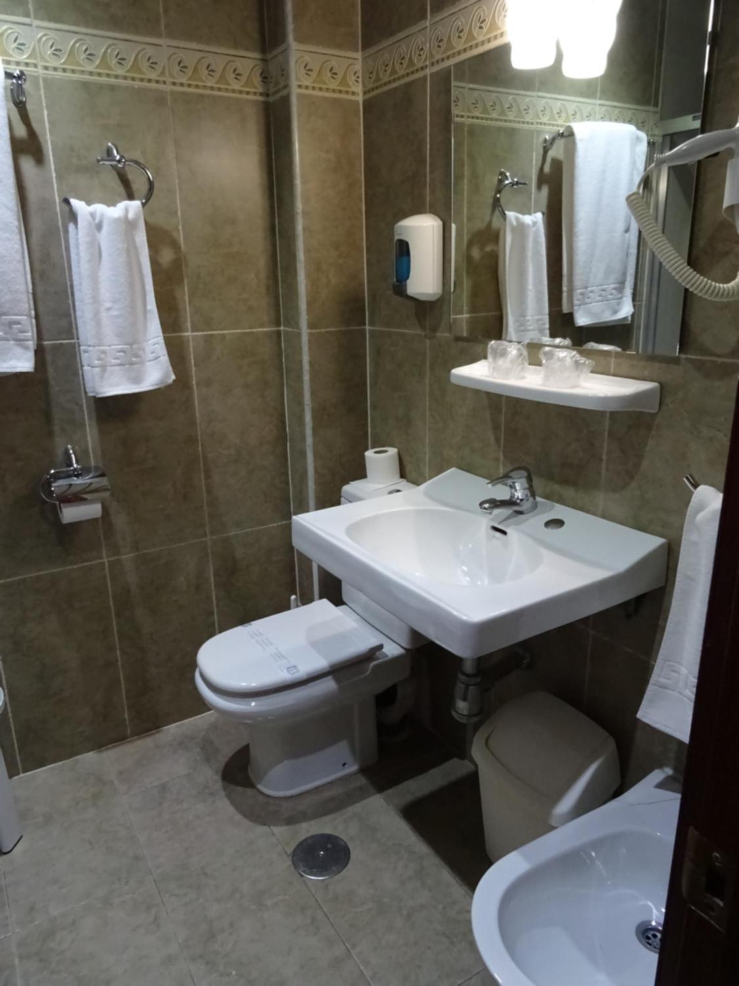 Hotel Marqués de Santillana Torrelavega Esterno foto