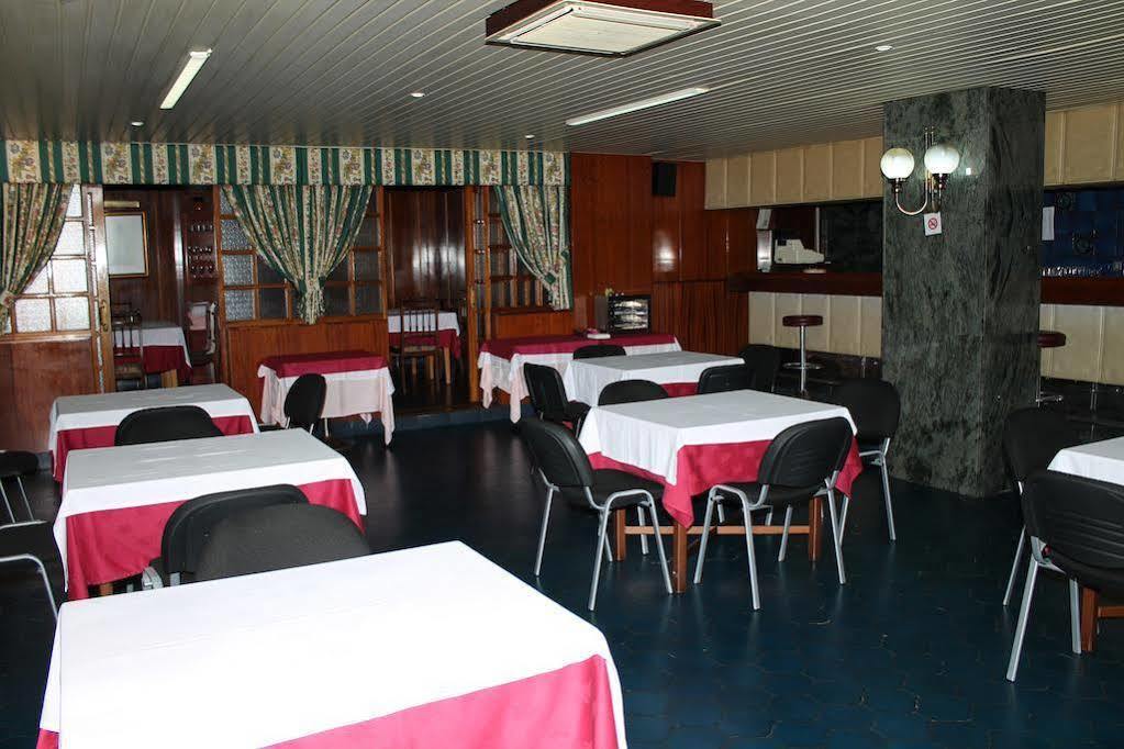 Hotel Marqués de Santillana Torrelavega Esterno foto