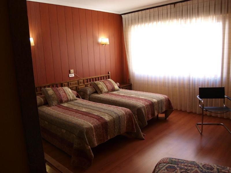 Hotel Marqués de Santillana Torrelavega Esterno foto