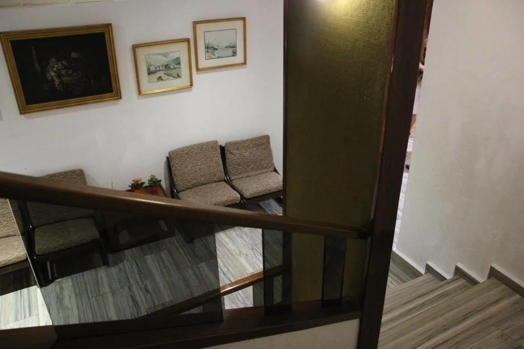 Hotel Marqués de Santillana Torrelavega Esterno foto
