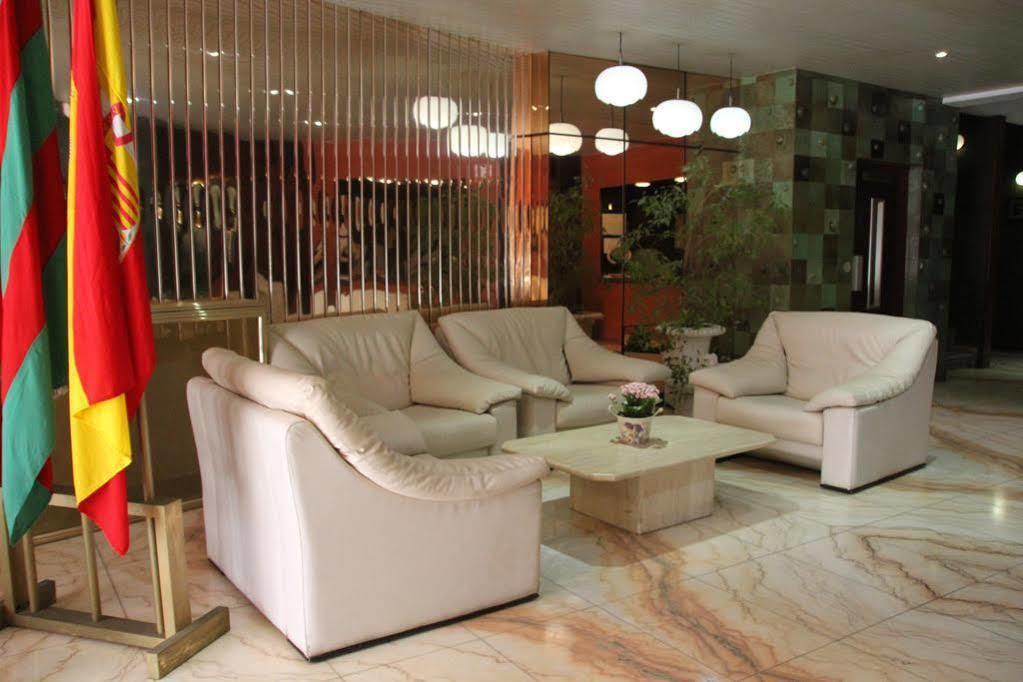 Hotel Marqués de Santillana Torrelavega Esterno foto
