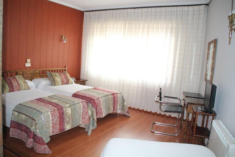 Hotel Marqués de Santillana Torrelavega Esterno foto