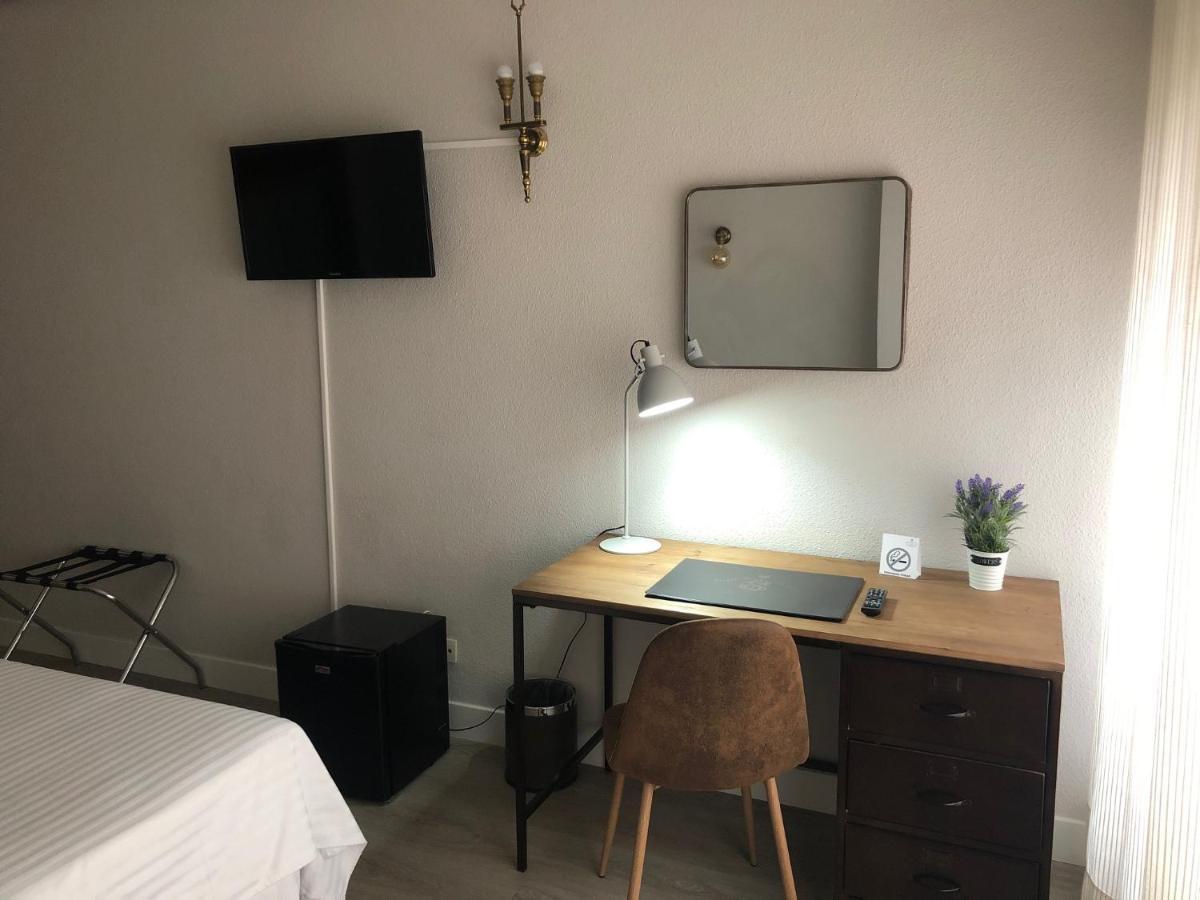 Hotel Marqués de Santillana Torrelavega Esterno foto